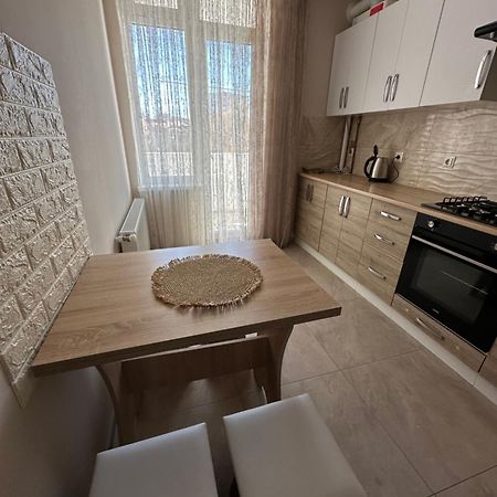 Апартаменти На Злуках Ternopil Exteriér fotografie